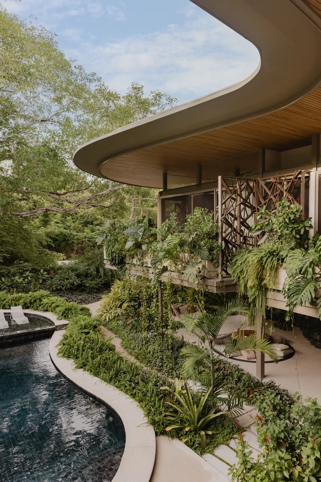 Nest — Villa & retreat